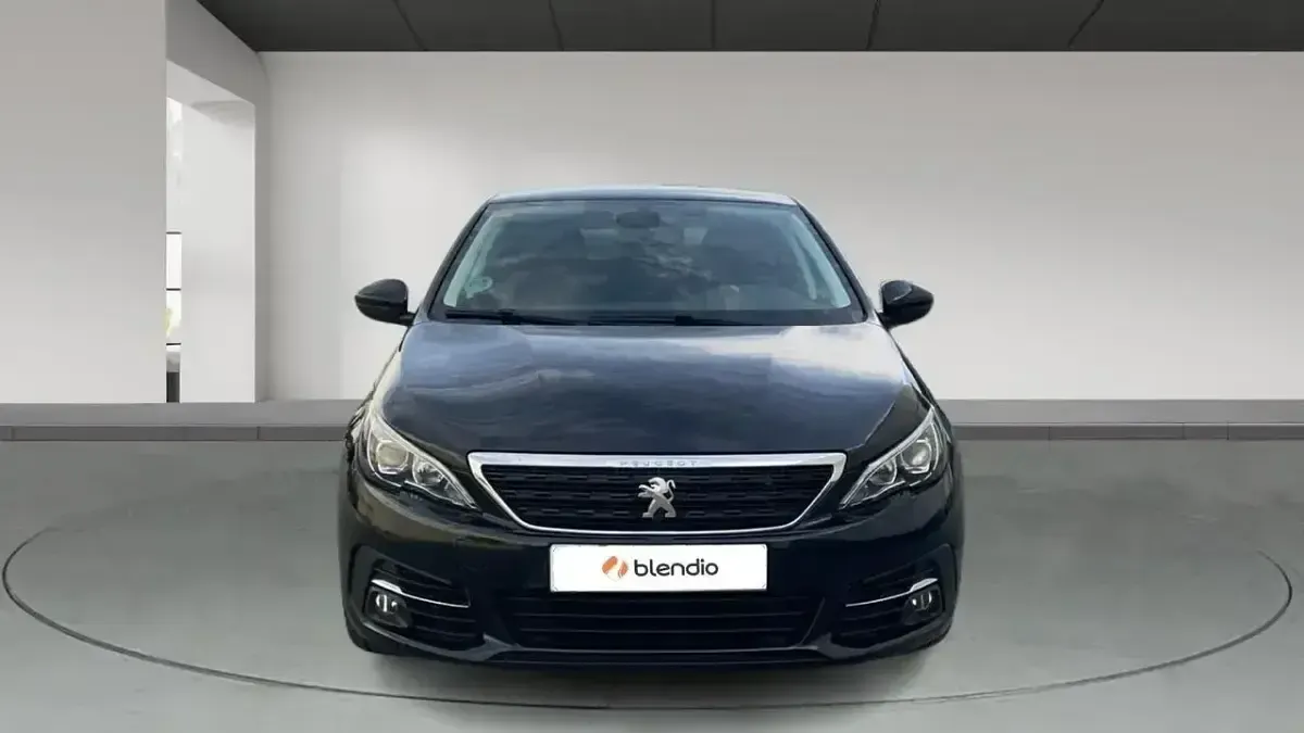 Usado Peugeot 308 130 CV (95 kW) 2018 Negro