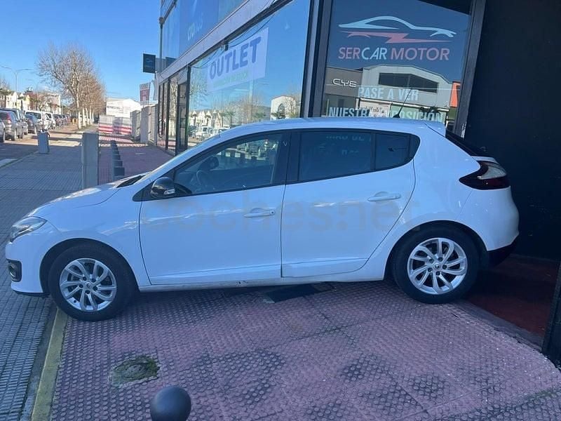 Usado Renault Mégane LIMITED 110 CV (80 kW) 2015 Blanco Berlina