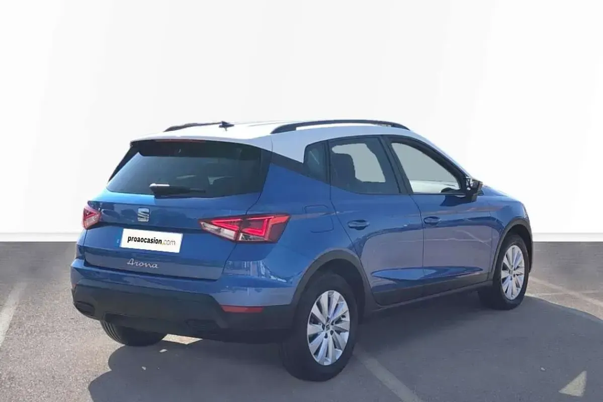 Usado Seat Arona Style 110 CV (80 kW) 2023 Azul SUV