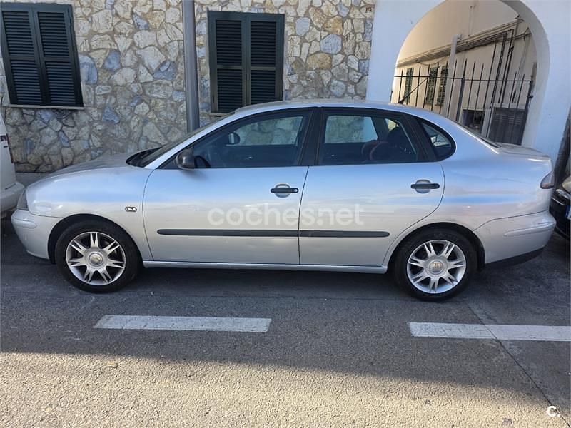Gris / plata Usado 2007 Seat Cordoba Reference Berlina | 2200 € (Precio justo) - Imagen 1/4