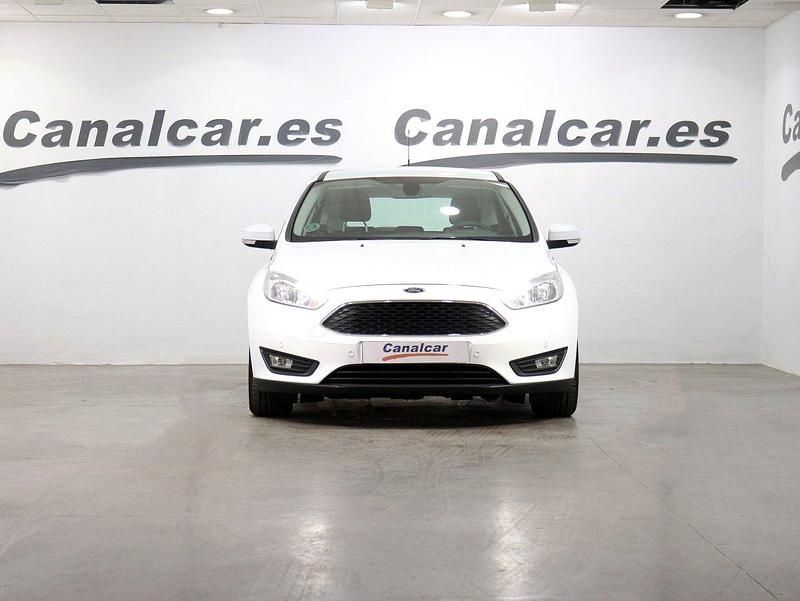 Begagnad Ford Focus Trend 125 HK (91 kW) 2018 Vit Sedan