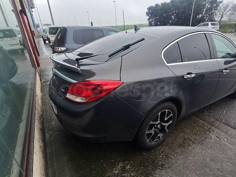 Usado Opel Insignia Selective 130 CV (95 kW) 2013 Gris / plata Berlina