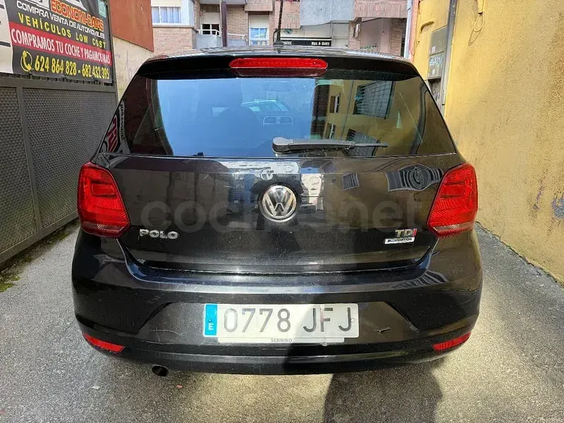 Usado VW Polo Sportline 105 CV (77 kW) 2016 Negro Berlina
