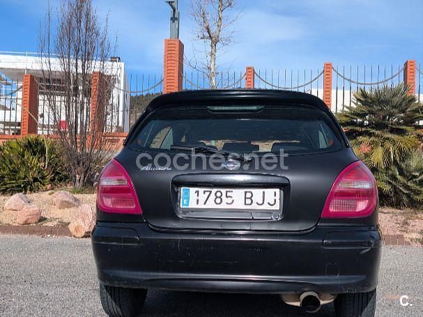 Usado Nissan Almera Comfort 90 CV (66 kW) 2001 Negro Berlina