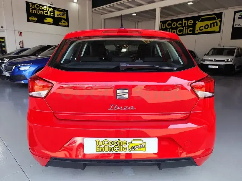 Usado Seat Ibiza Reference 80 CV (58 kW) 2023 Rojo Utilitario