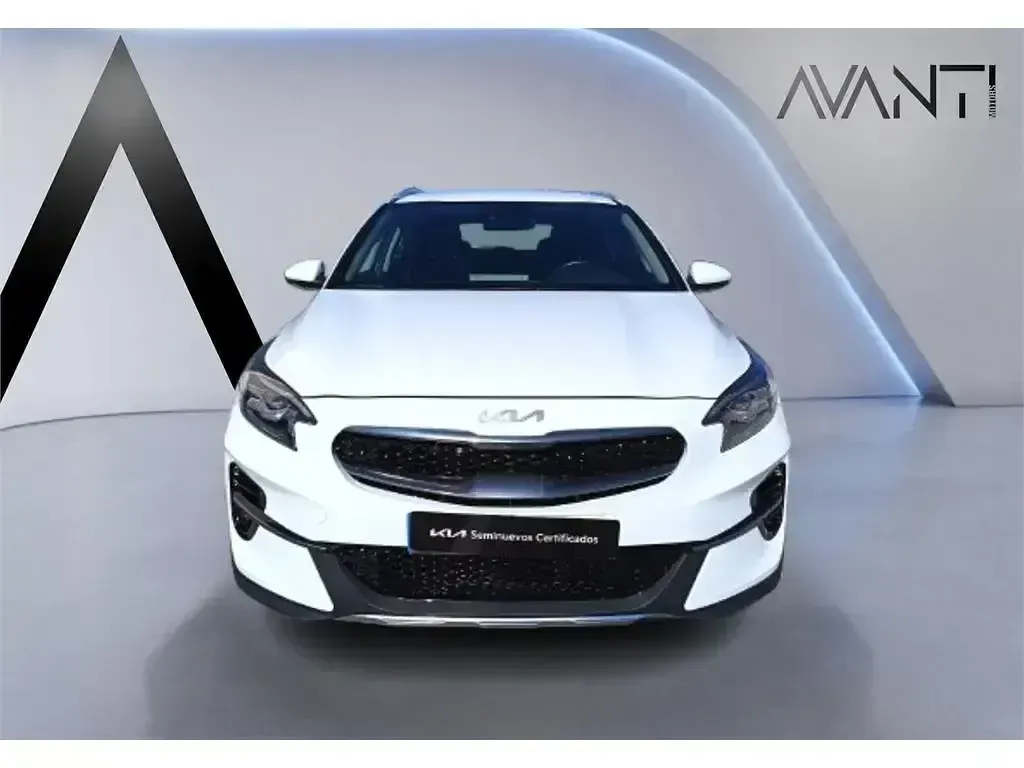Usado Kia XCeed 136 CV (100 kW) 2022 Blanco SUV