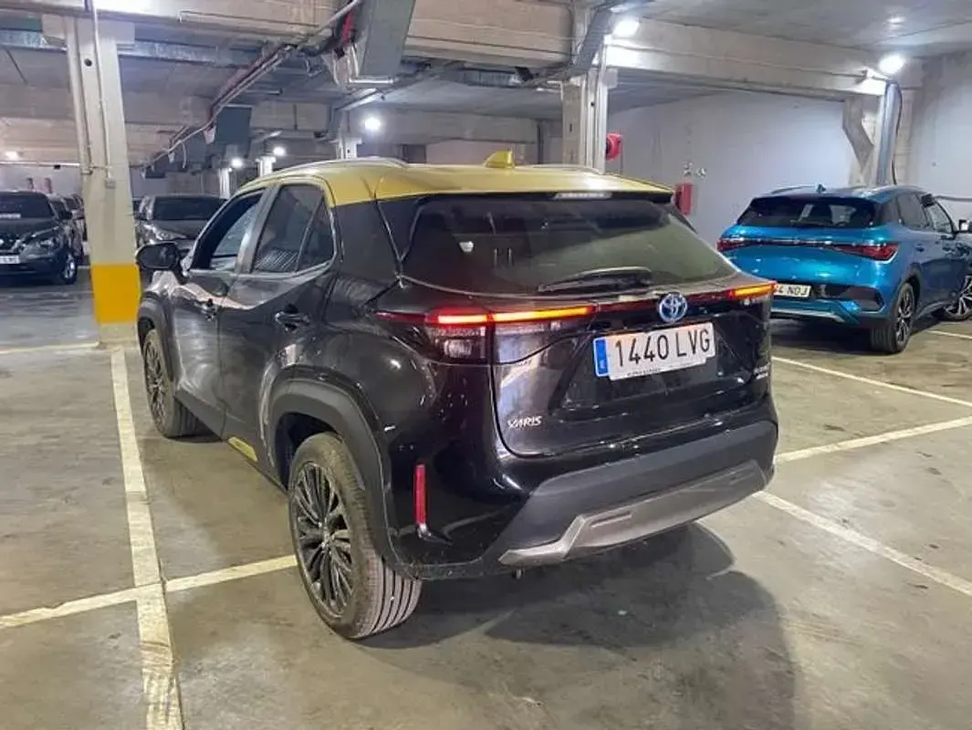 Usado Toyota Yaris Cross Style 116 CV (85 kW) 2021 Negro SUV