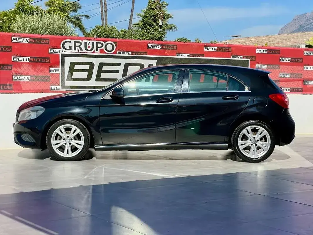 Usado Mercedes A160 2015 Negro Utilitario