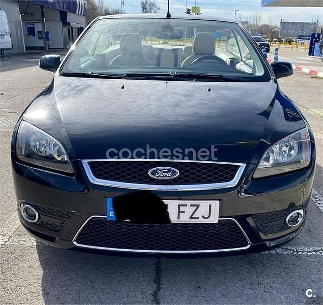 Usado Ford Focus Cabriolet Trend 136 CV (100 kW) 2008 Negro Descapotable