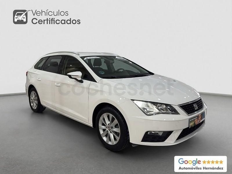 Usado Seat Leon Style 115 CV (84 kW) 2019 Blanco Familiar