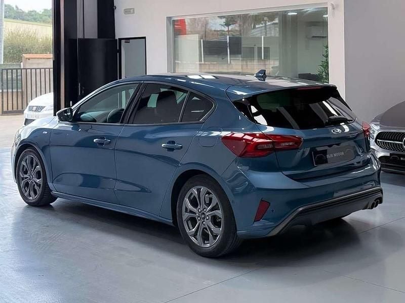 Usado Ford Focus ST-Line 116 CV (85 kW) 2025 Azul Utilitario