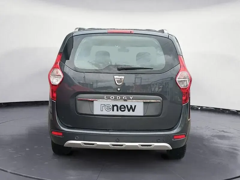 Usado Dacia Lodgy Comfort 115 CV (84 kW) 2022 Gris Monovolumen