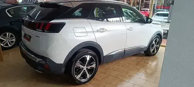 Usado Peugeot 3008 GT-line 130 CV (95 kW) 2019 Blanco SUV