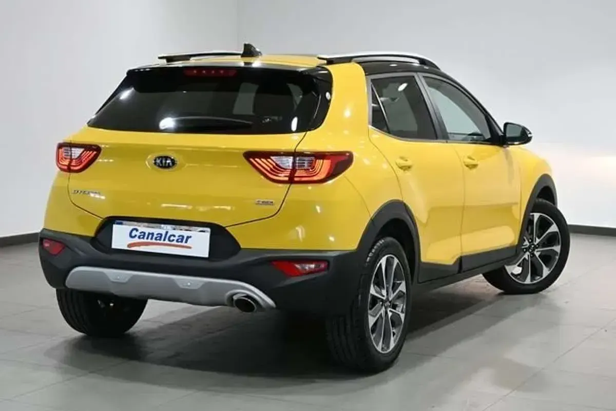 Usado Kia Stonic 101 CV (74 kW) 2018 Amarillo SUV