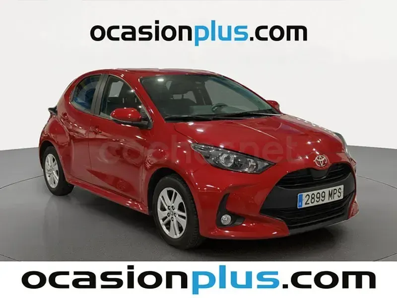 Usado Toyota Yaris Edition 125 CV (91 kW) 2024 Rojo Utilitario