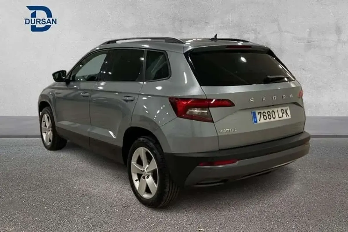 Usado Skoda Karoq Ambition 116 CV (85 kW) 2021 Gris SUV