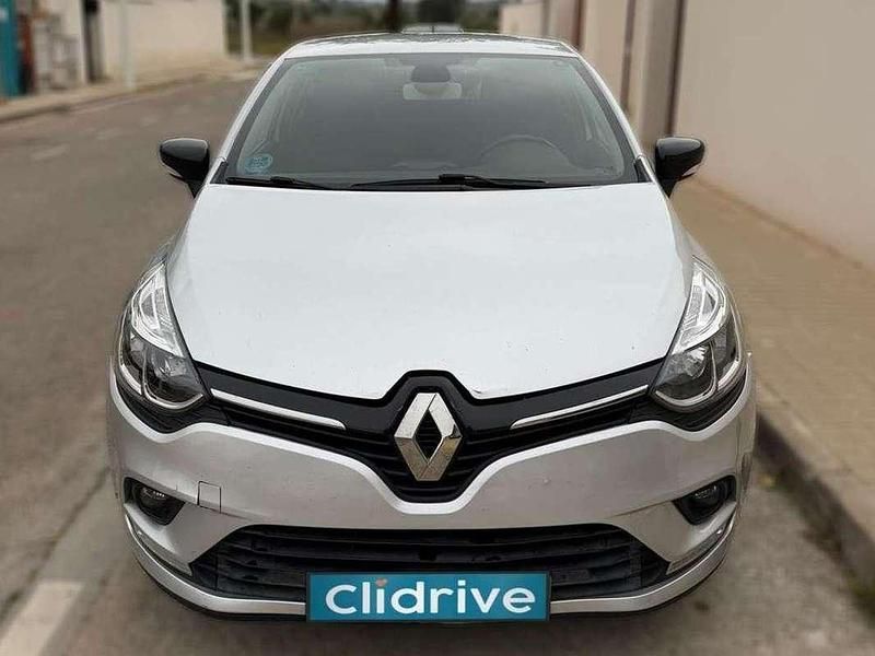 Usado Renault Clio IV Zen 91 CV (66 kW) 2019 Gris Utilitario