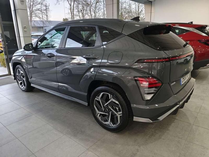 Usado Hyundai Kona N Line 129 CV (94 kW) 2024 Gris SUV