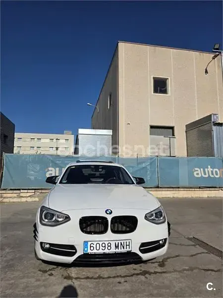 Usado BMW 116 Sport Line 136 CV (100 kW) 2013 Blanco Utilitario
