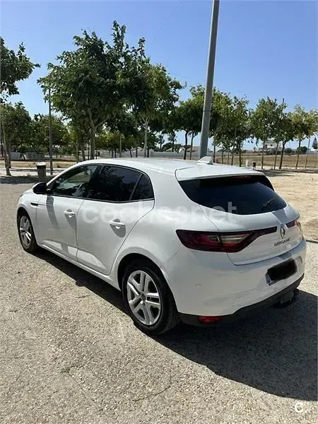 Usado Renault Mégane IV Life 90 CV (66 kW) 2016 Blanco Berlina