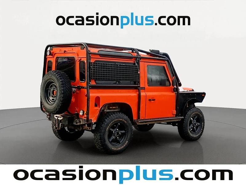 Usado Land Rover Defender 122 CV (89 kW) 2007 Naranja Familiar