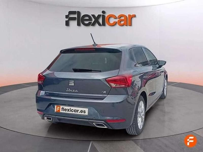 Usado Seat Ibiza FR 110 CV (80 kW) 2023 Gris Utilitario