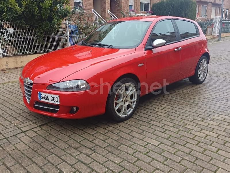 Usado Alfa Romeo 147 120 CV (88 kW) 2008 Rojo Utilitario
