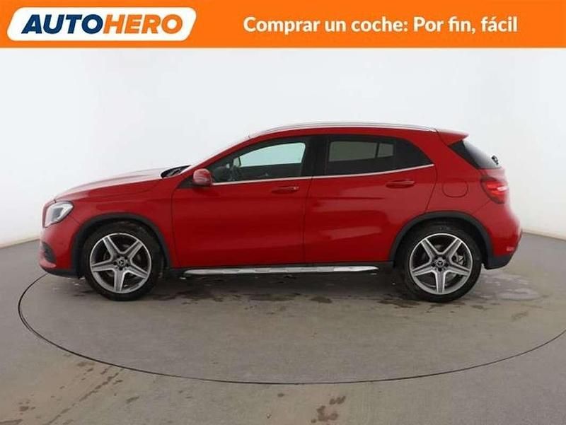 Usado Mercedes GLA200 AMG line 156 CV (114 kW) 2019 Rojo SUV