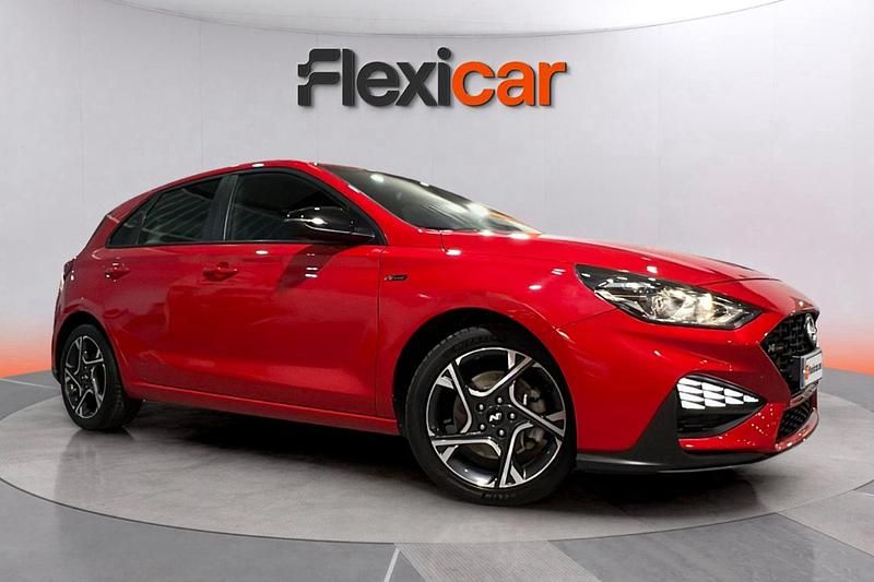 Rojo Usado 2022 Hyundai i30 N Line Berlina | 18.790 € (Precio justo) - Imagen 1/4