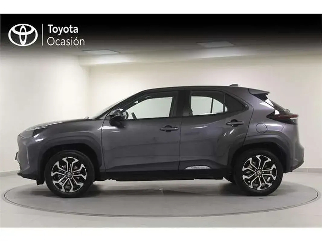 Usado Toyota Yaris Cross Active 116 CV (85 kW) 2022 Gris SUV