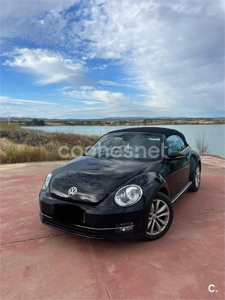 Usado VW Beetle Cabriolet Design 110 CV (80 kW) 2015 Negro Descapotable