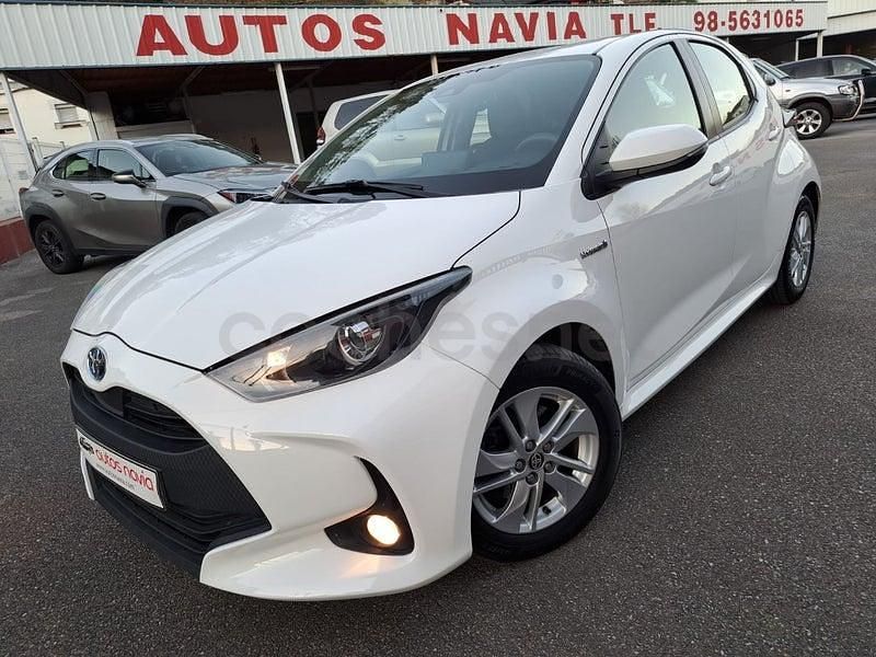 Usado Toyota Yaris Hybrid Business Edition 116 CV (85 kW) 2021 Blanco Berlina
