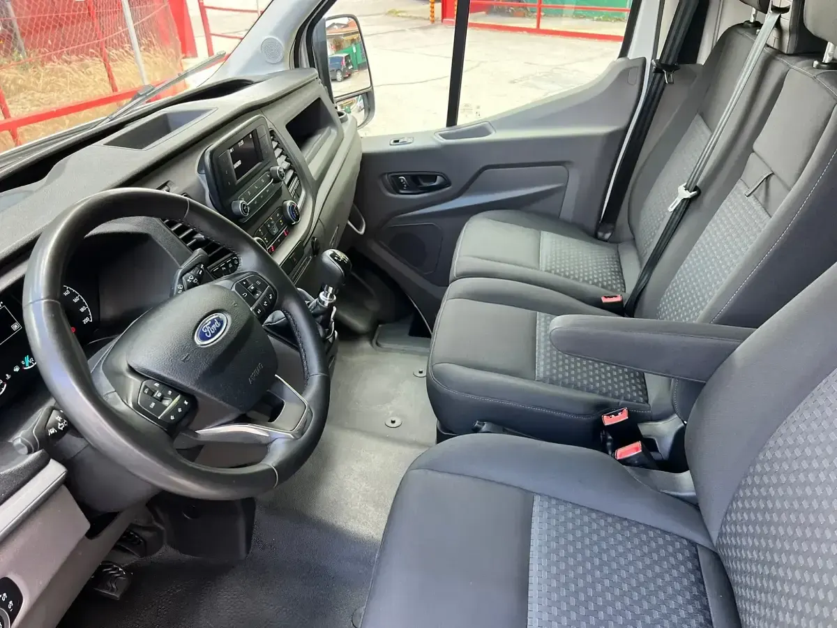 Usado Ford Transit Trend 130 CV (95 kW) 2023 Blanco Van