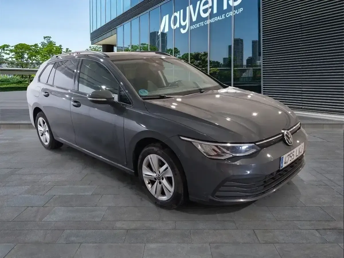Usado VW Golf VIII Life 116 CV (85 kW) 2021 Gris Familiar
