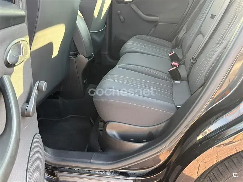 Usado Seat Altea Reference 105 CV (77 kW) 2012 Negro Monovolumen