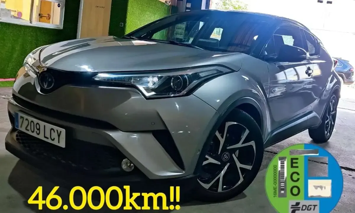 Usado Toyota C-HR Advance 122 CV (89 kW) 2020 Gris SUV