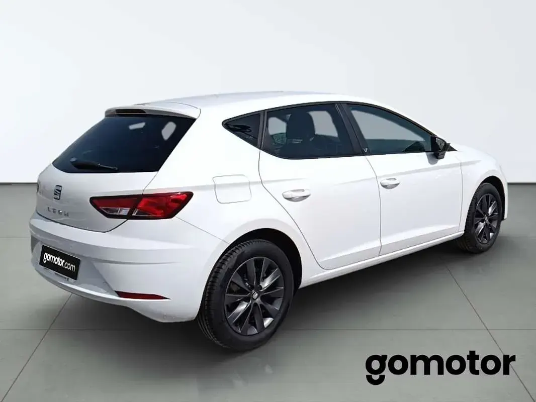 Usado Seat Leon Style 131 CV (96 kW) 2018 Blanco Berlina