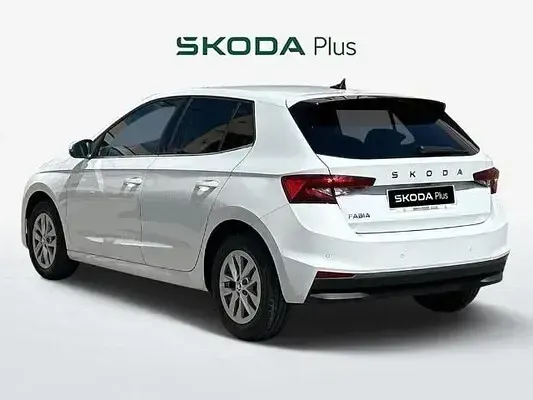 Usado Skoda Fabia Selection 95 CV (69 kW) 2025 Blanco Utilitario