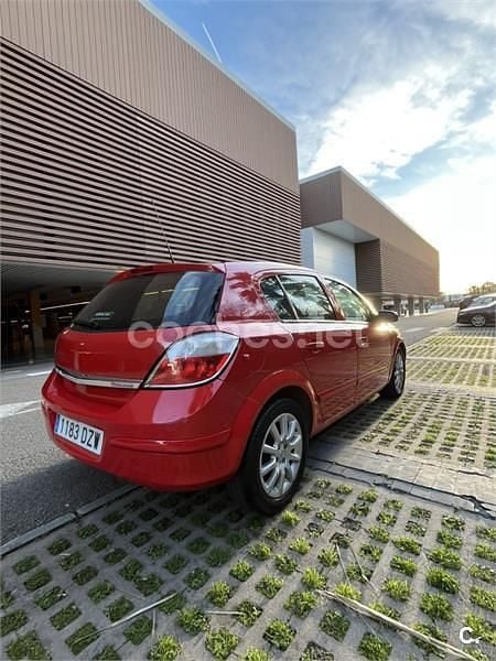 Usado Opel Astra Sport 105 CV (77 kW) 2006 Rojo Berlina
