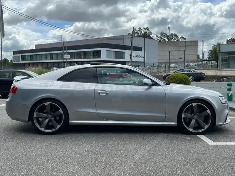Usado Audi RS5 Advanced 450 CV (330 kW) 2012 Gris Coupe
