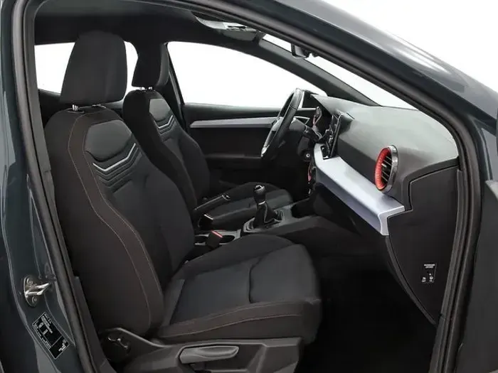 Usado Seat Ibiza FR 115 CV (84 kW) 2025 Azul Utilitario