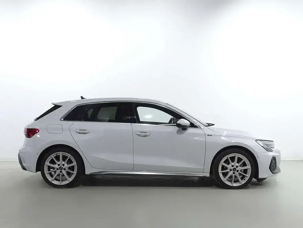 Usado Audi A3 Sportback S-Line 150 CV (110 kW) 2025 Blanco Utilitario
