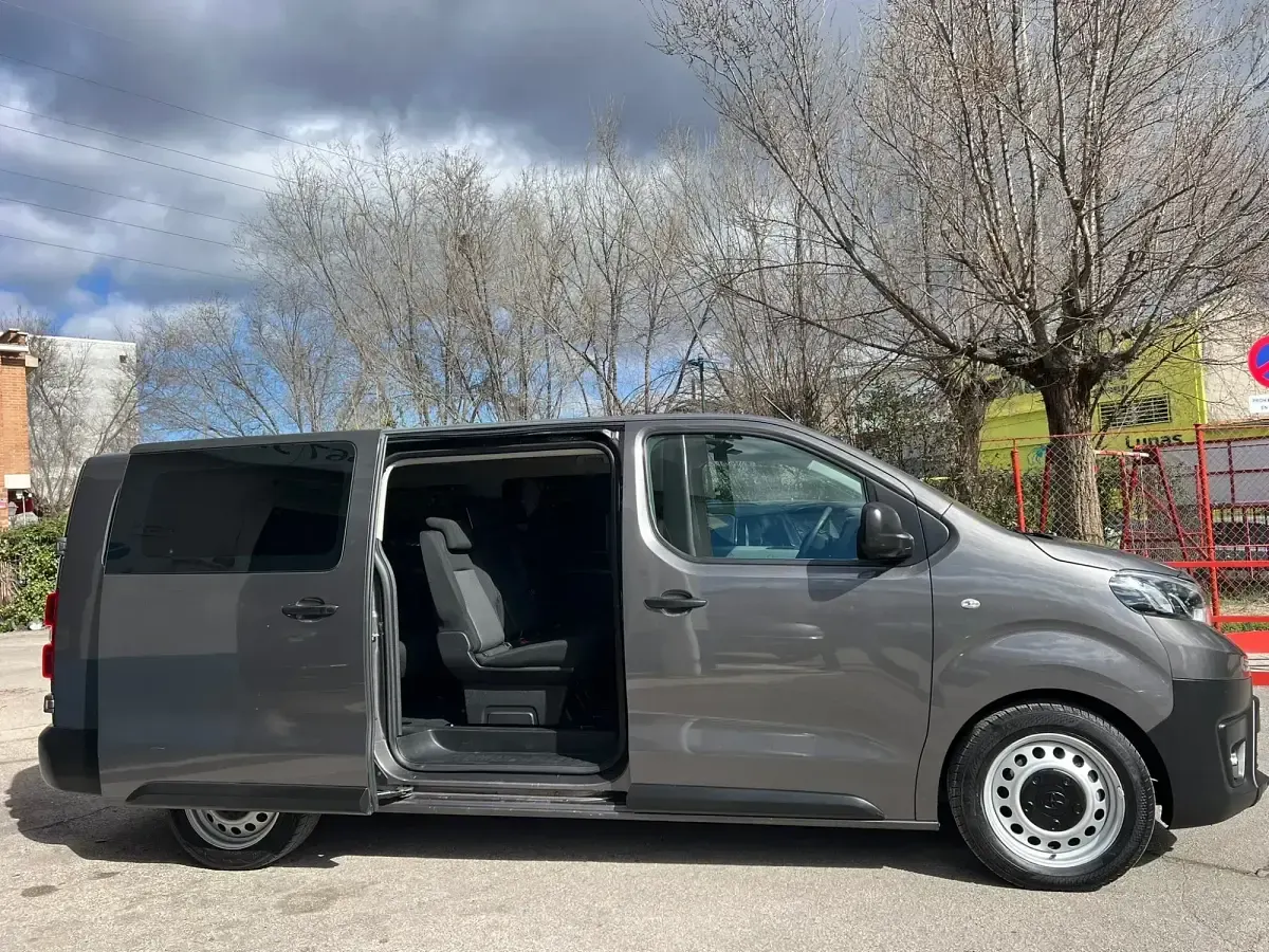 Usado Toyota Proace Advance 145 CV (106 kW) 2022 Gris Monovolumen