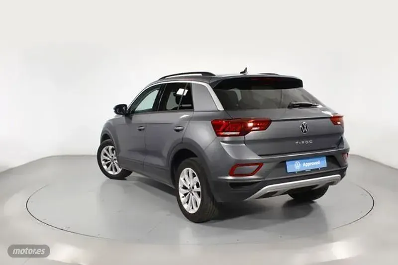 Usado VW T-Roc Life 150 CV (110 kW) 2022 Gris SUV
