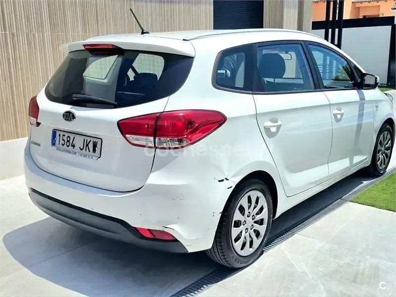 Usado Kia Carens 135 CV (99 kW) 2015 Blanco Monovolumen