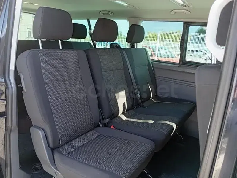 Usado VW Caravelle 150 CV (110 kW) 2022 Negro Van