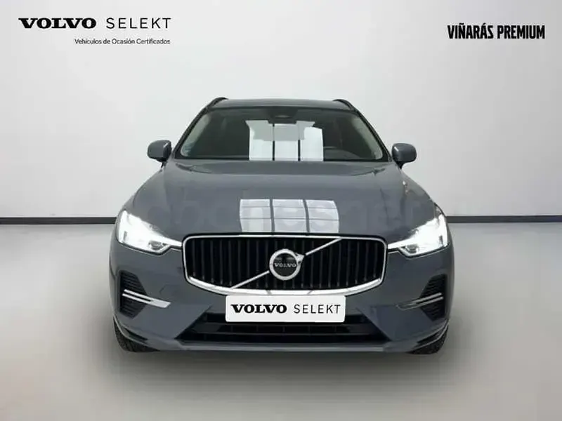 Usado Volvo XC60 Core 197 CV (144 kW) 2024 Gris / plata SUV