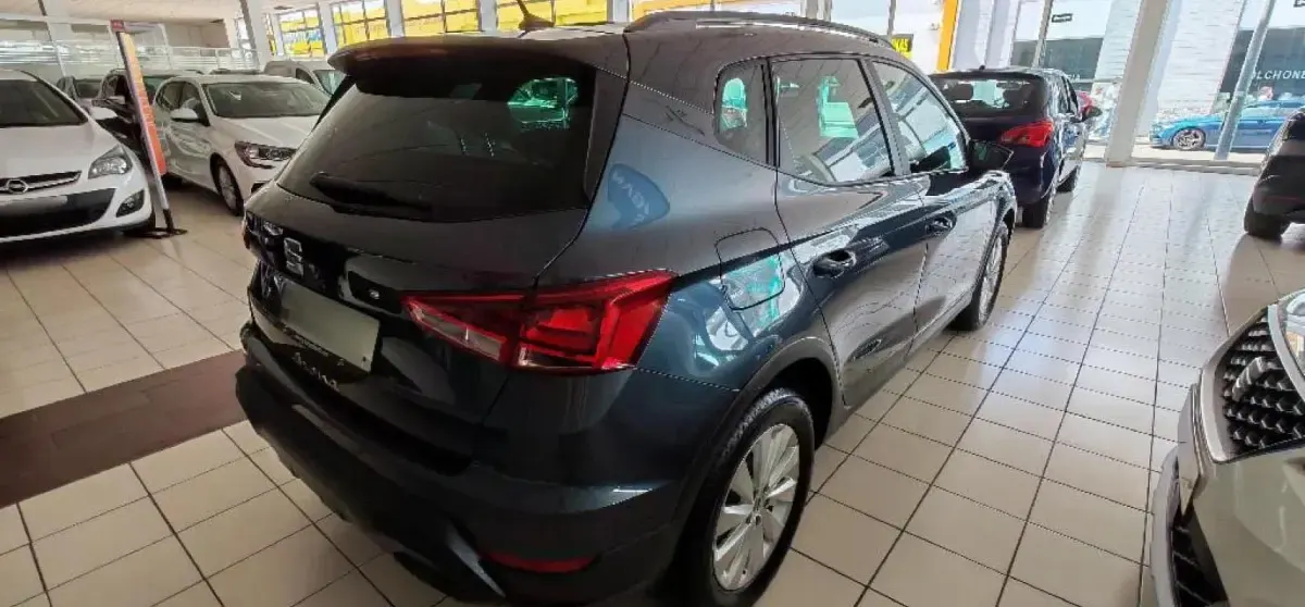 Usado Seat Arona Style 116 CV (85 kW) 2025 Gris magnetic/ negro SUV
