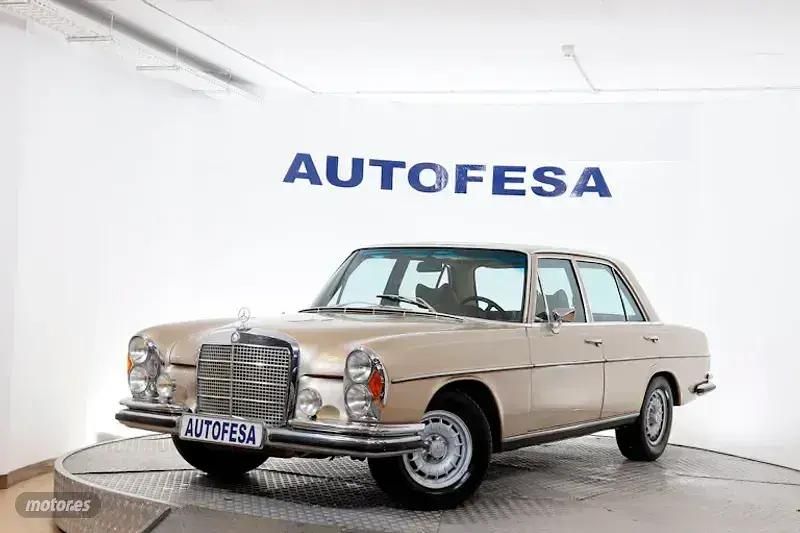 Beige Usado 1979 Mercedes 280 Berlina | 19.300 € - Imagen 1/4