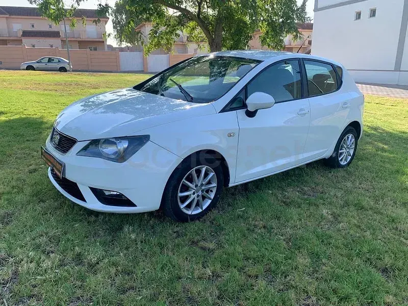 Usado Seat Ibiza I-Tech 85 CV (62 kW) 2014 Blanco Berlina